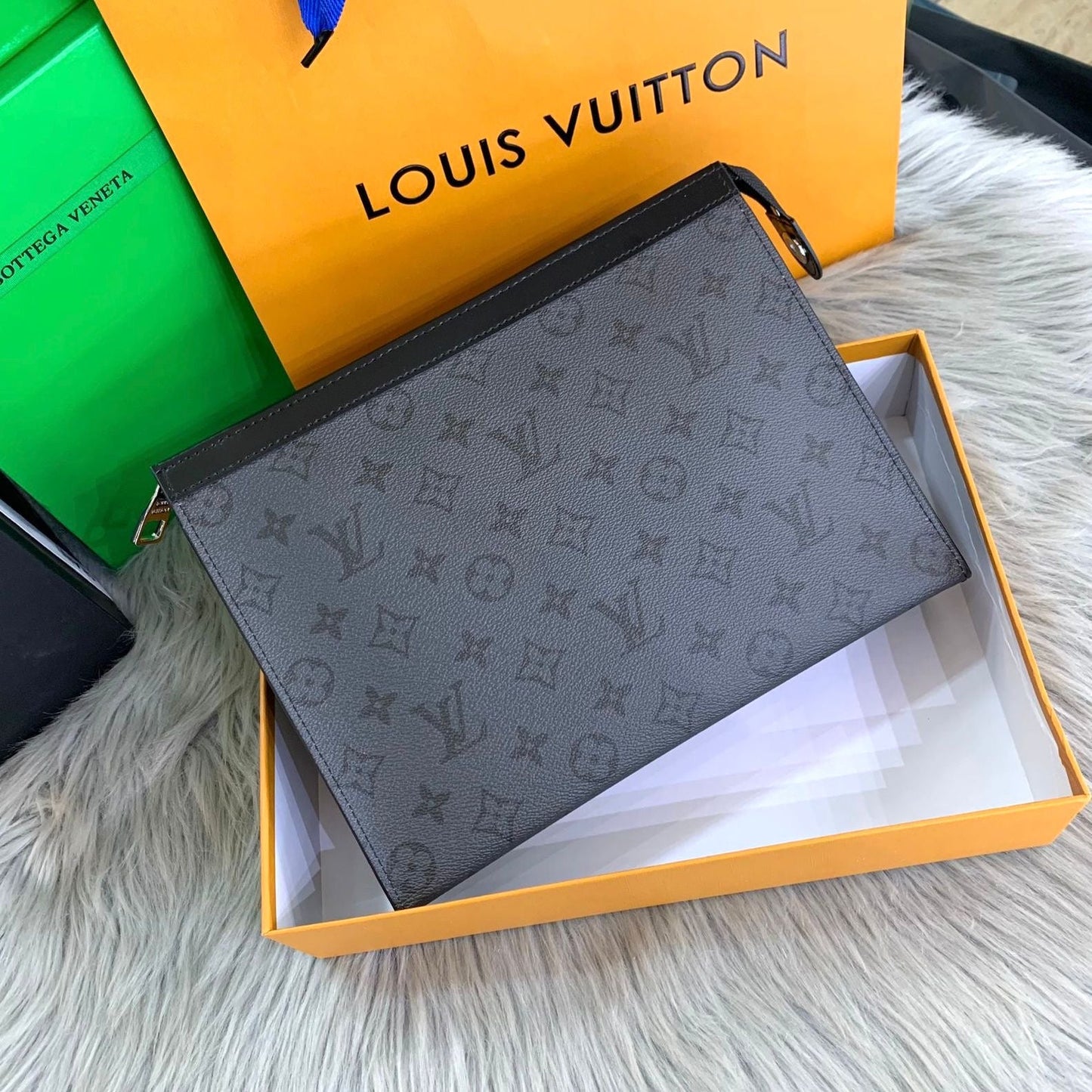 Lv bag pouch