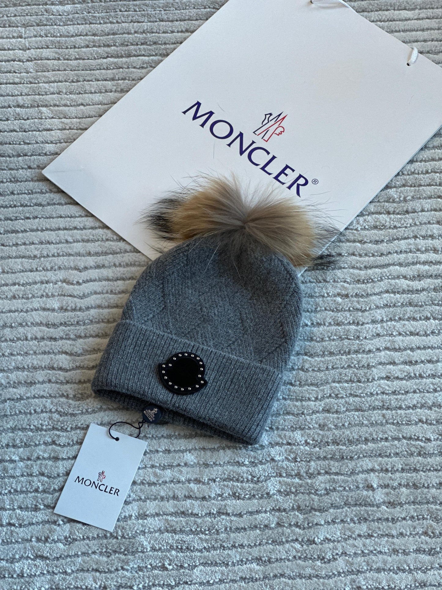 Moncler hat