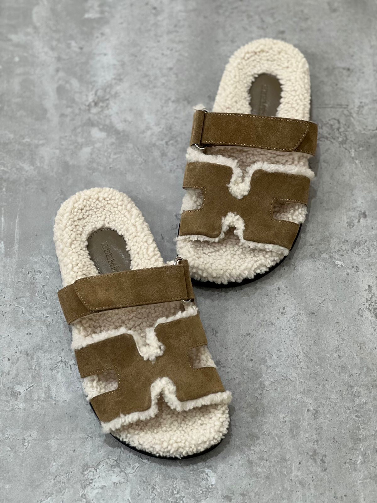 Hermes slippers chypre with fur