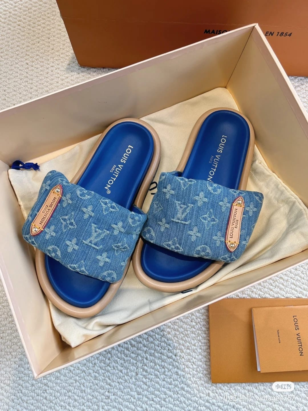 Lv slippers