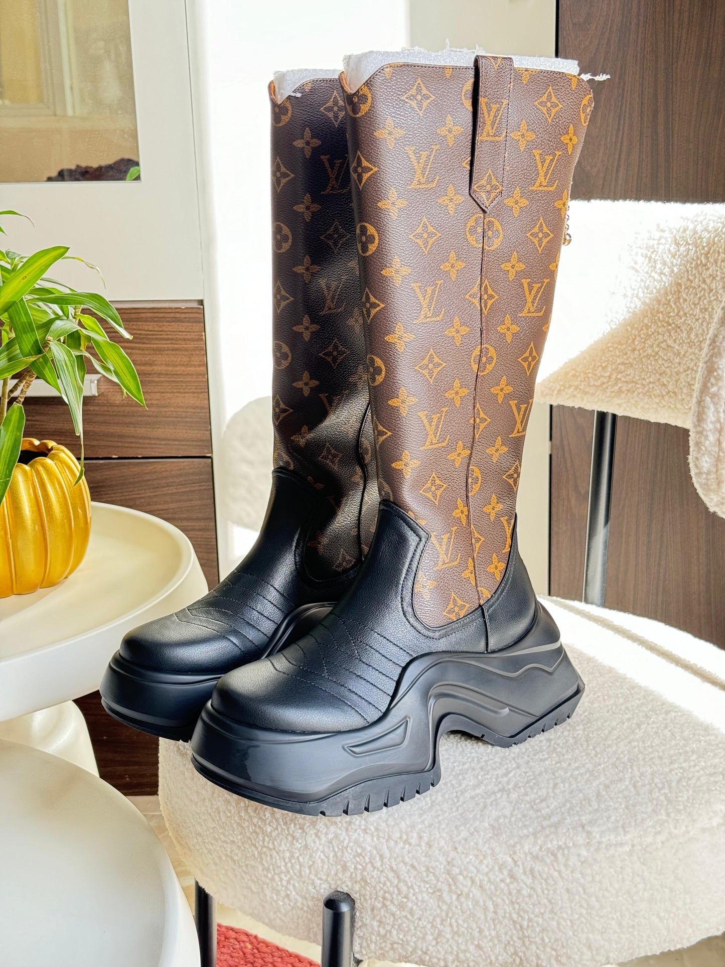Lv boots