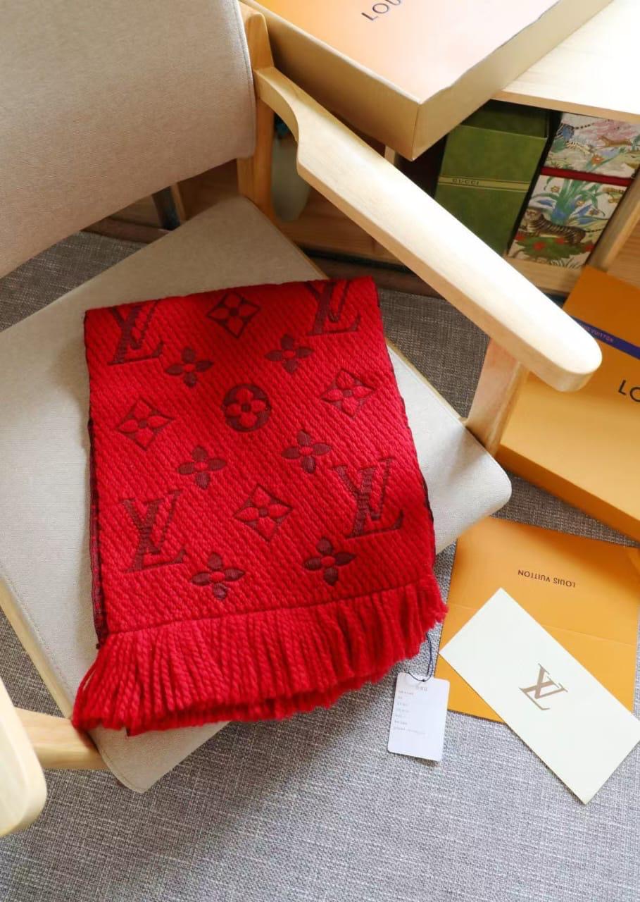 Lv scarf