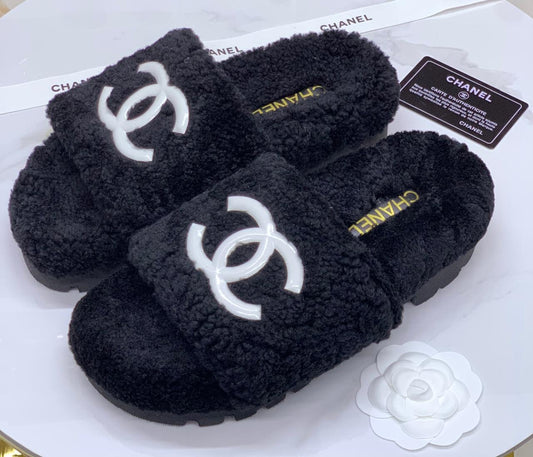 Chanel slippers with fur