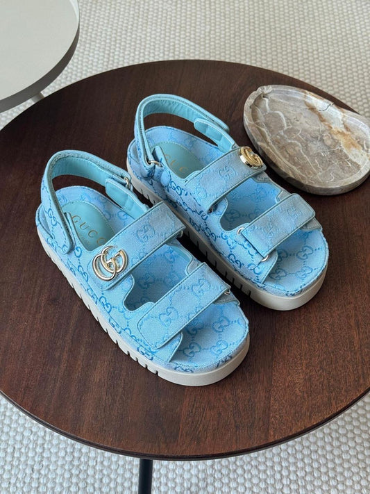 Gucci sandals. Blue