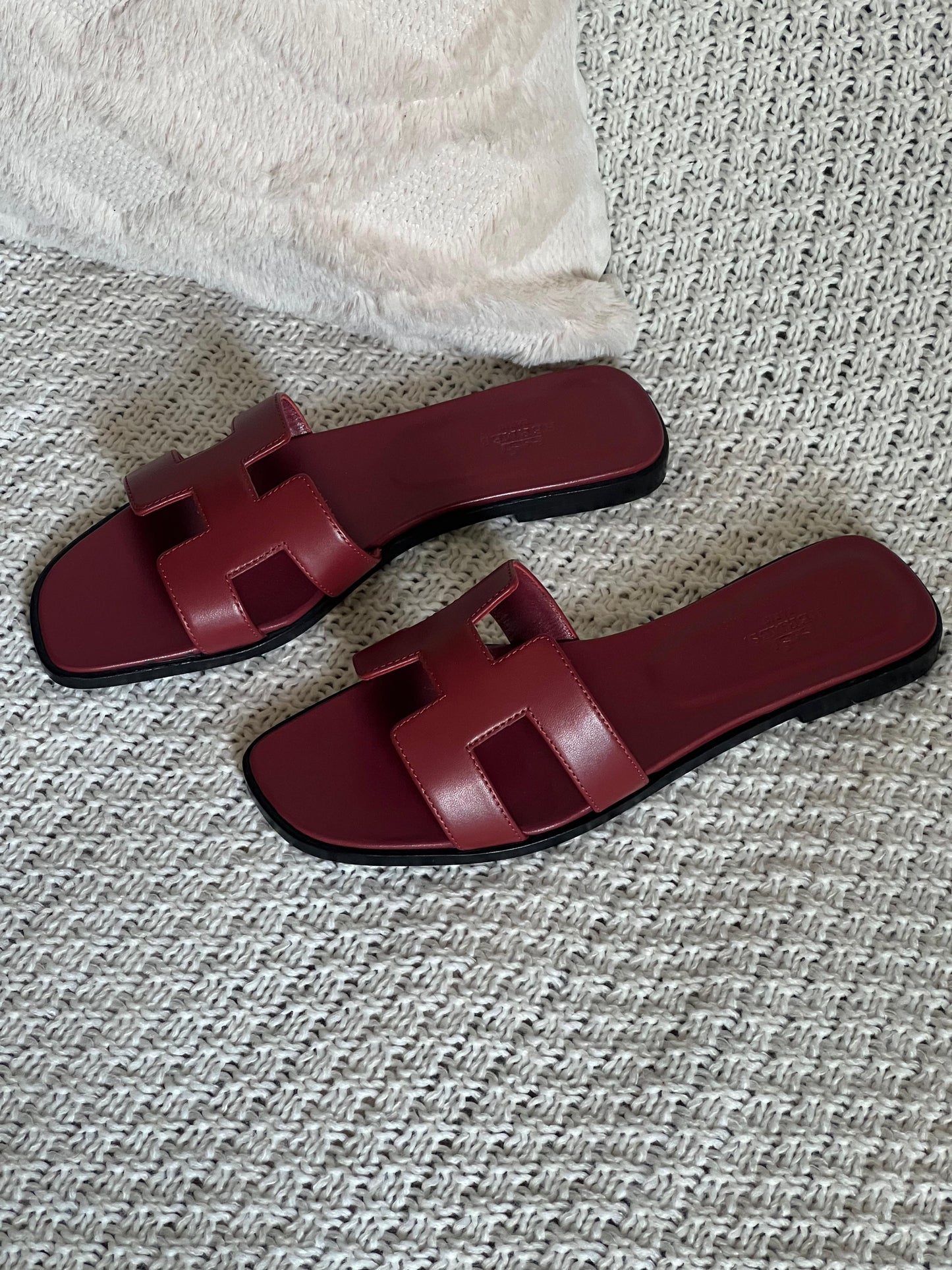 Hermes slippers maroon