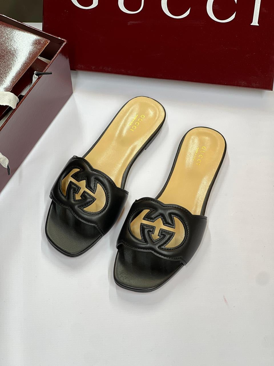 Gucci slippers