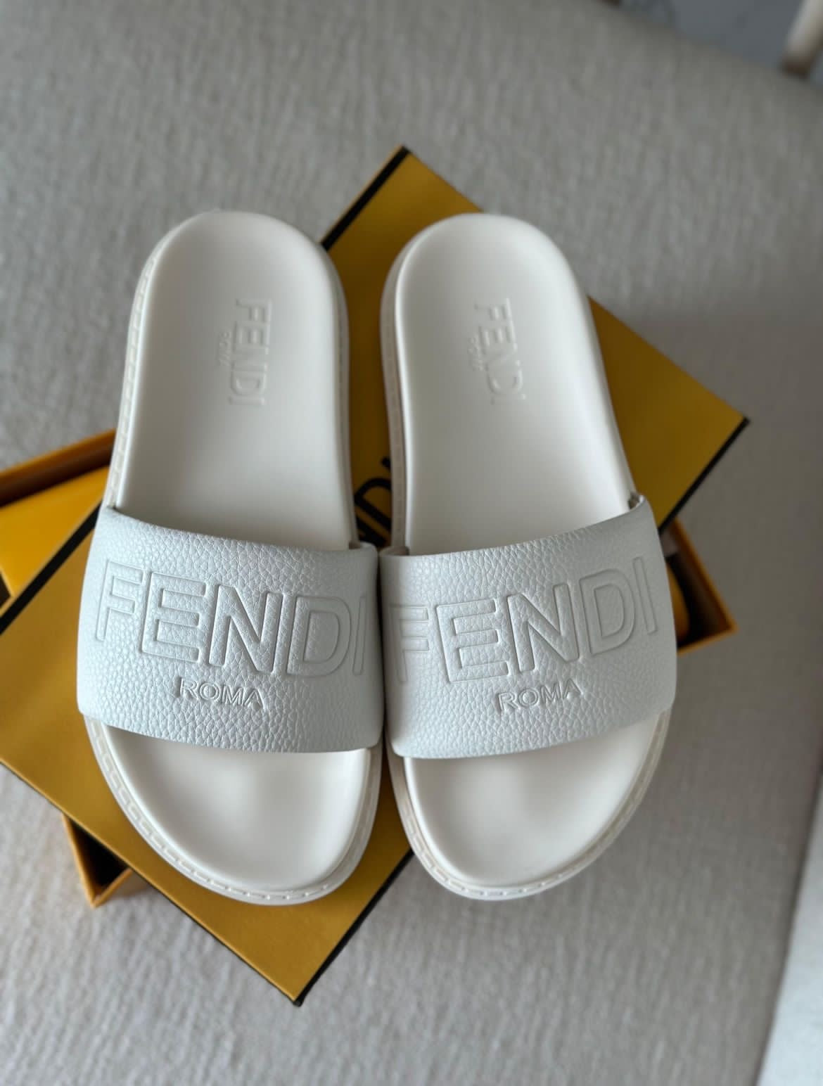 Fendi slipper