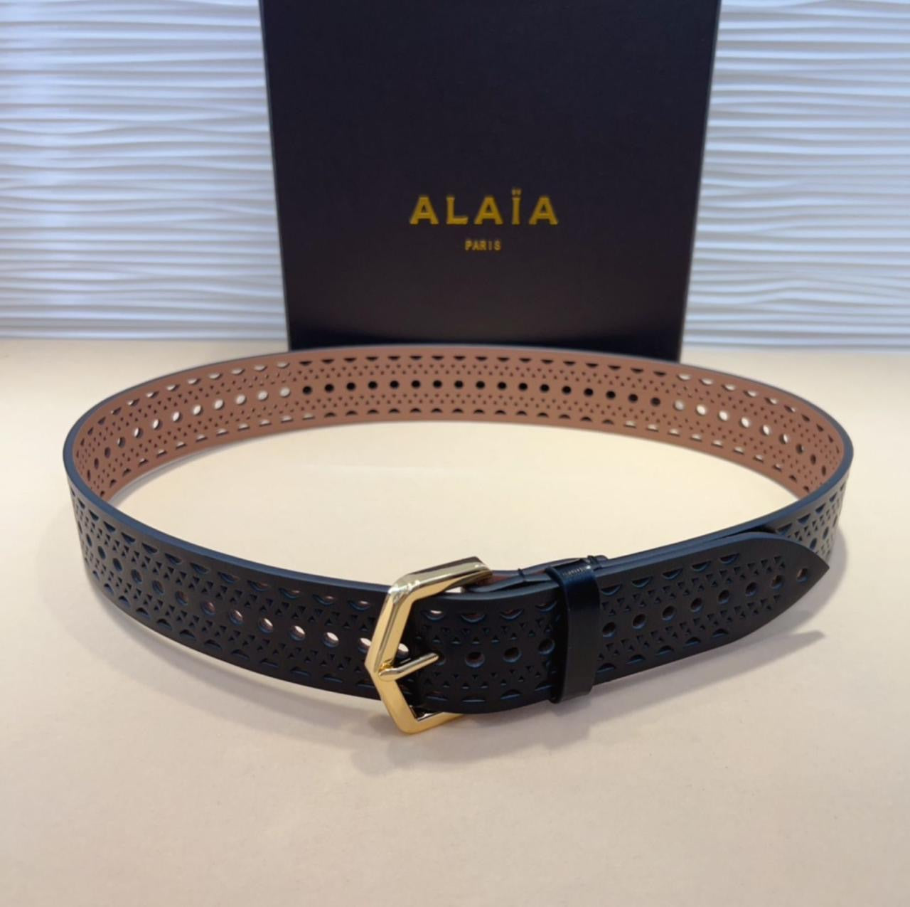 Alaia belt