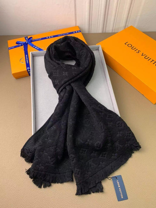 Lv scarf