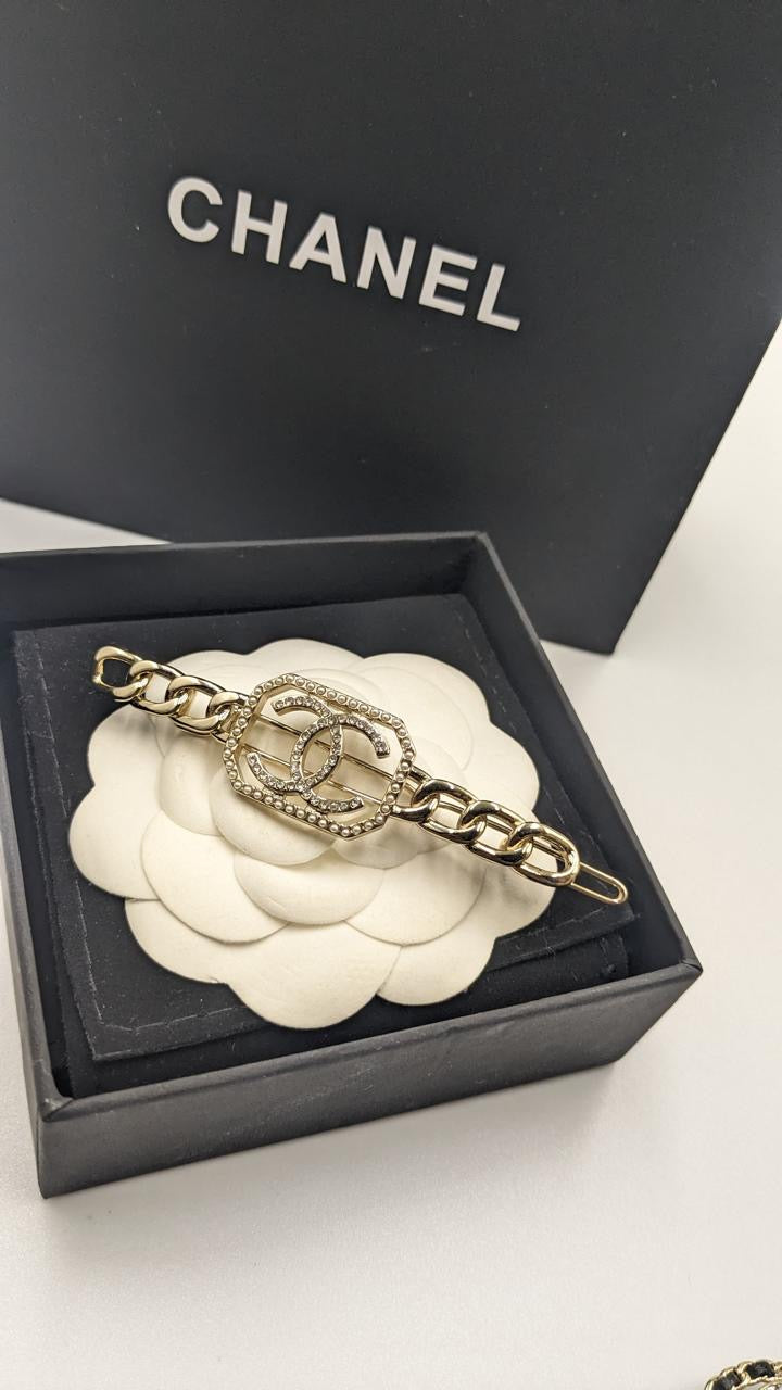 Chanel jewelry- hair clip