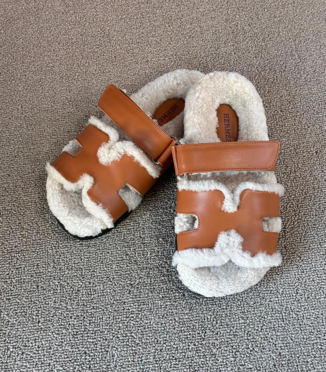 Hermes slippers chypre with fur