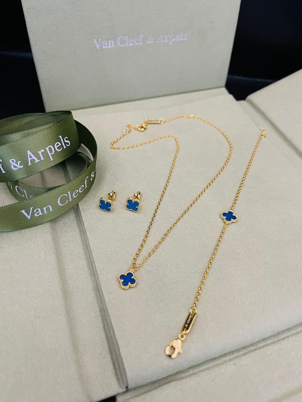 Van cleef jewelry set