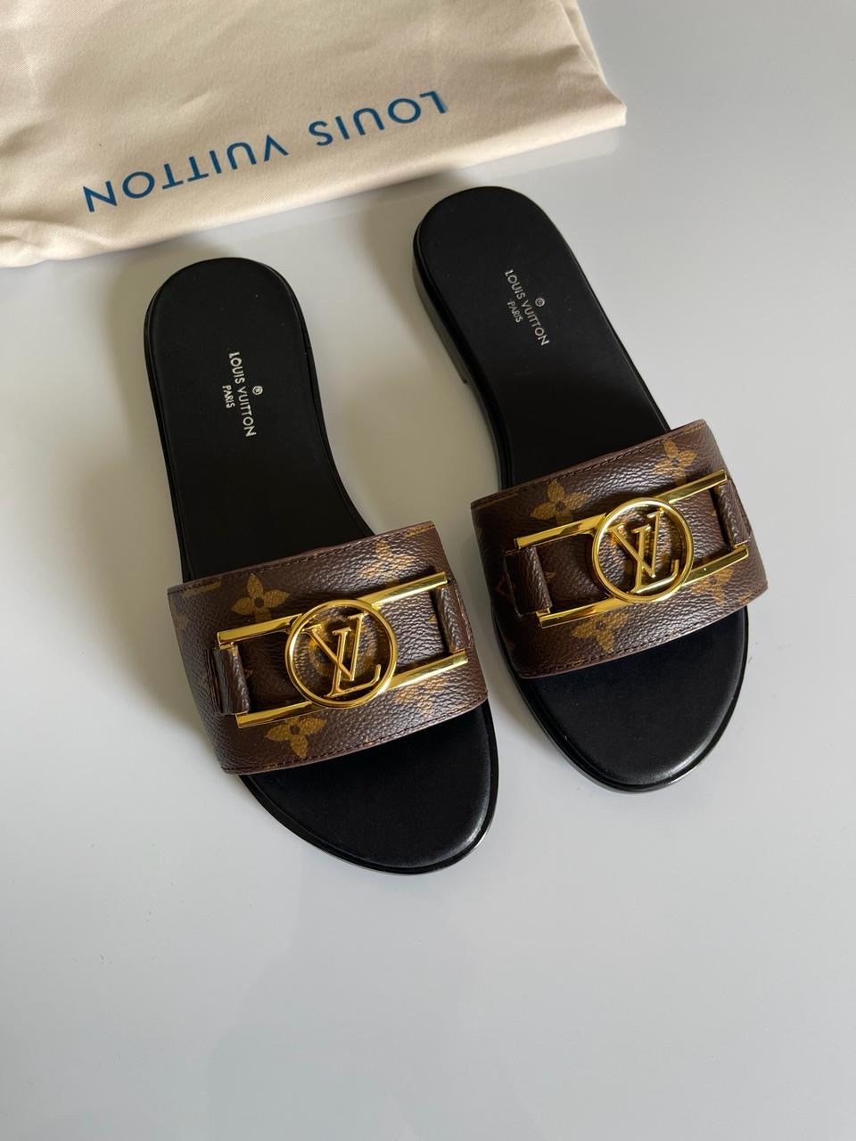 Lv slippers