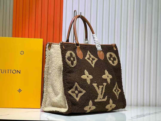 Lv bag tote with fur