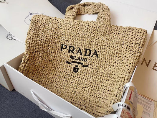 Prada bag - tote beach