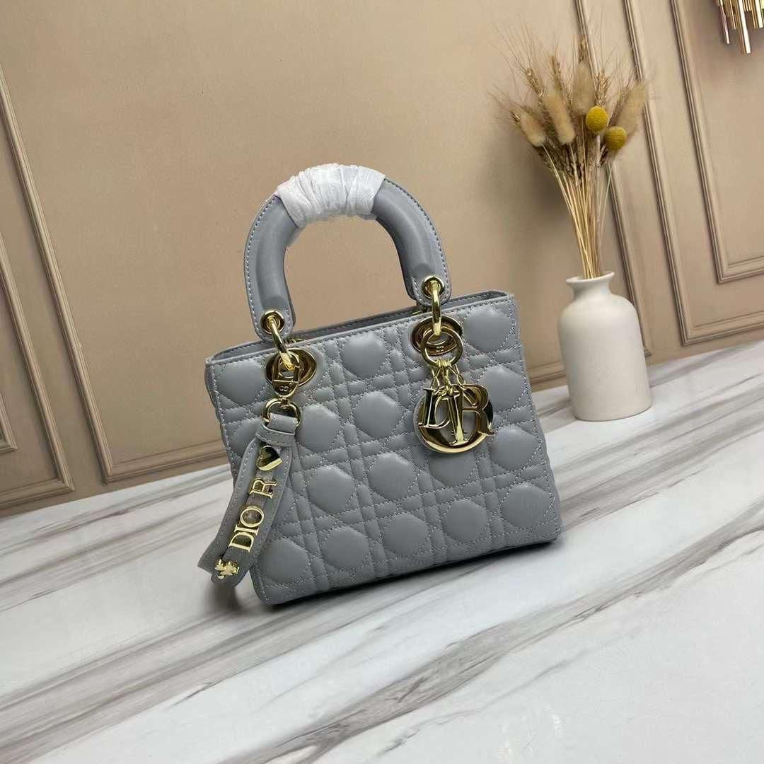 Lady dior bag 20 cm