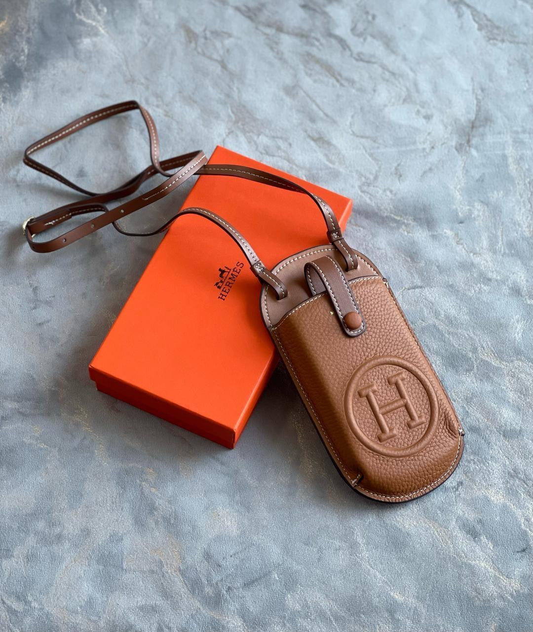Hermes wallet - phone holder