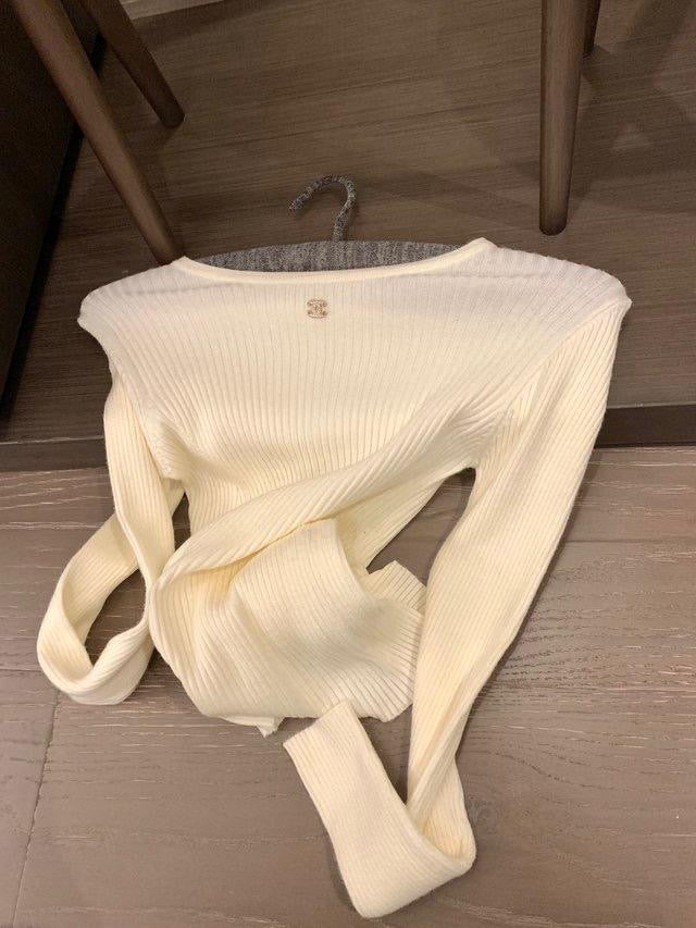 Chanel sweater