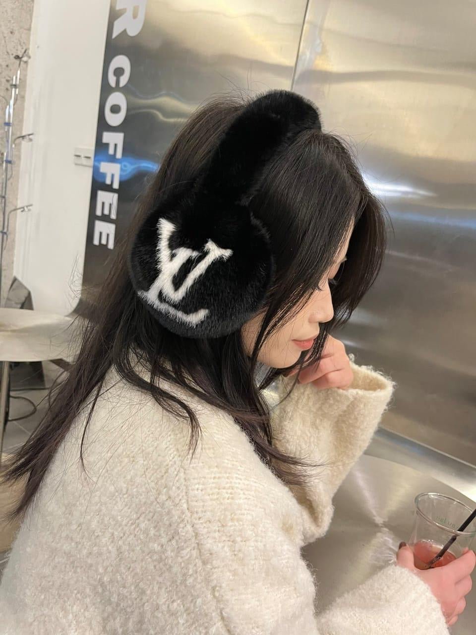 Lv ear muffs