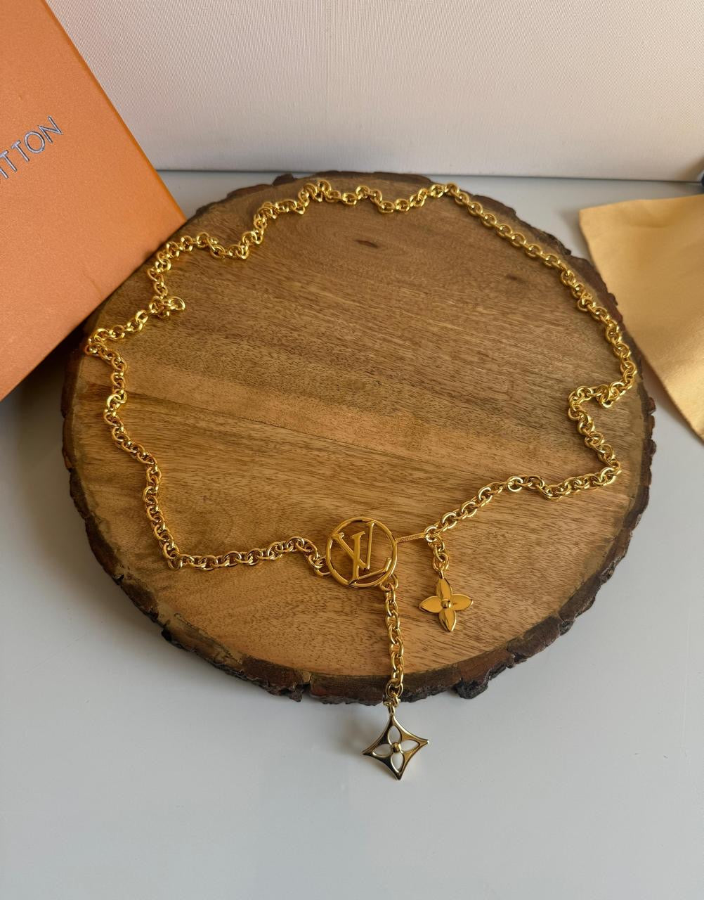 Lv belt - chain belt
