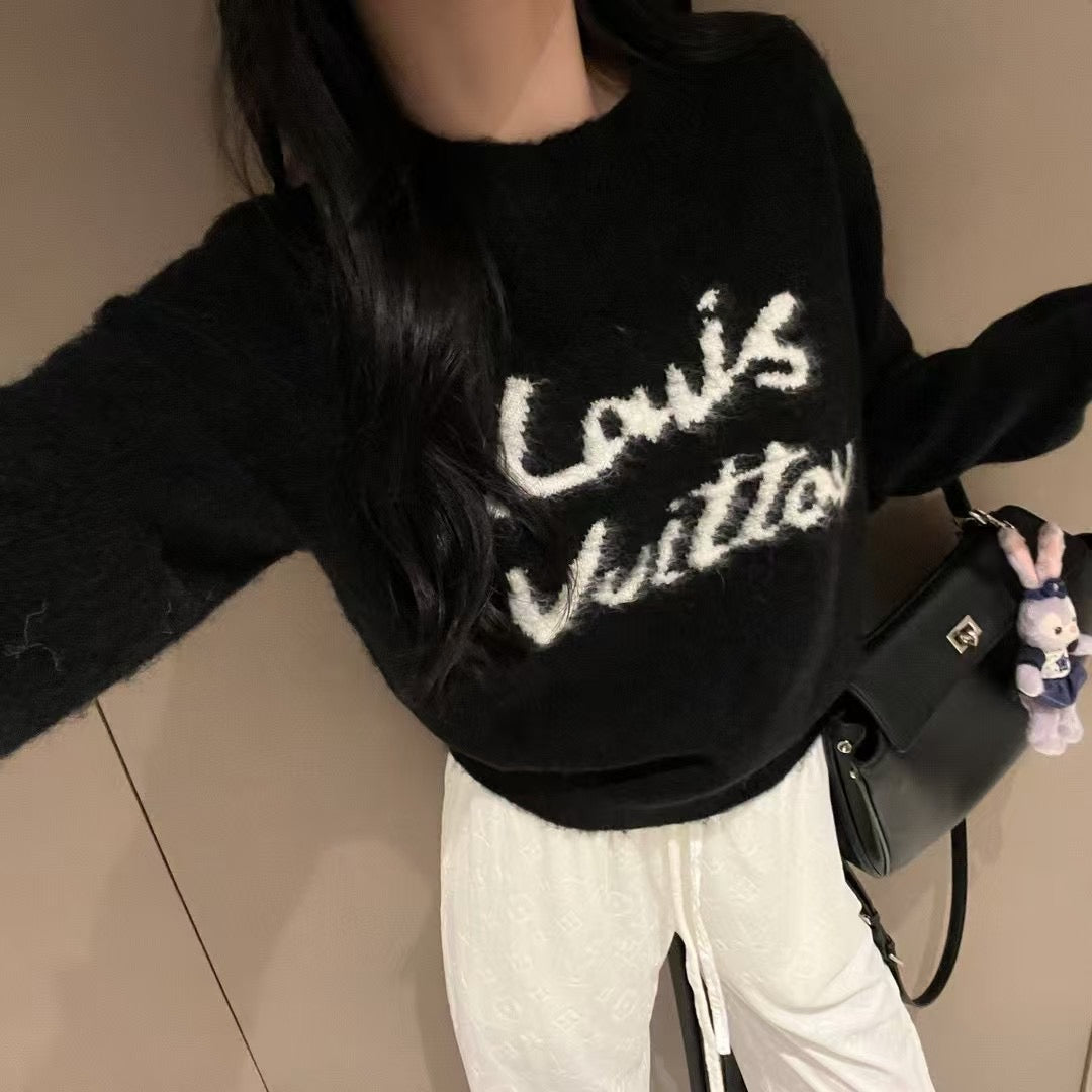 Lv sweater