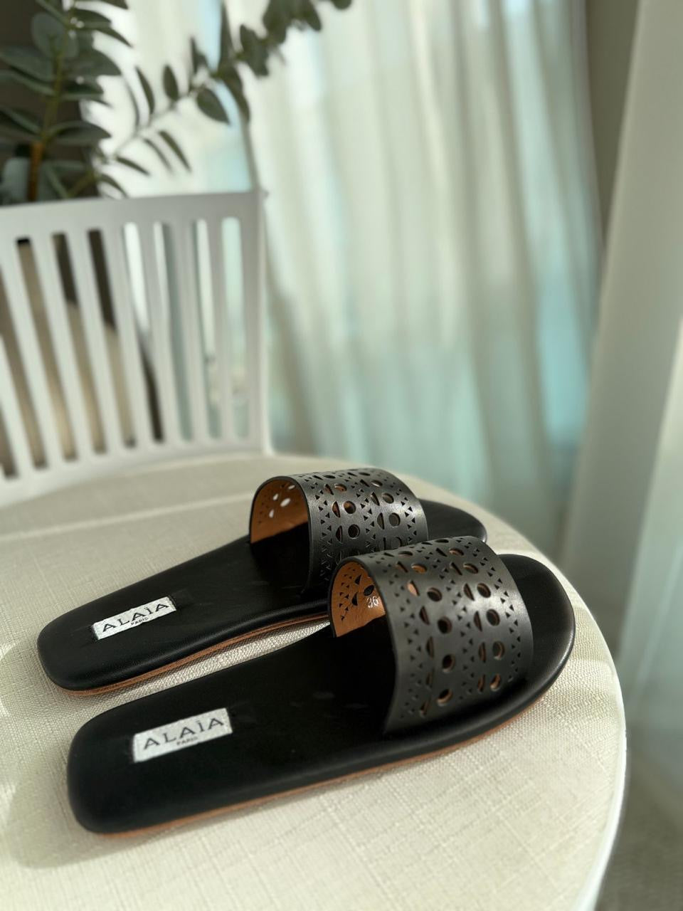 Alaia slippers