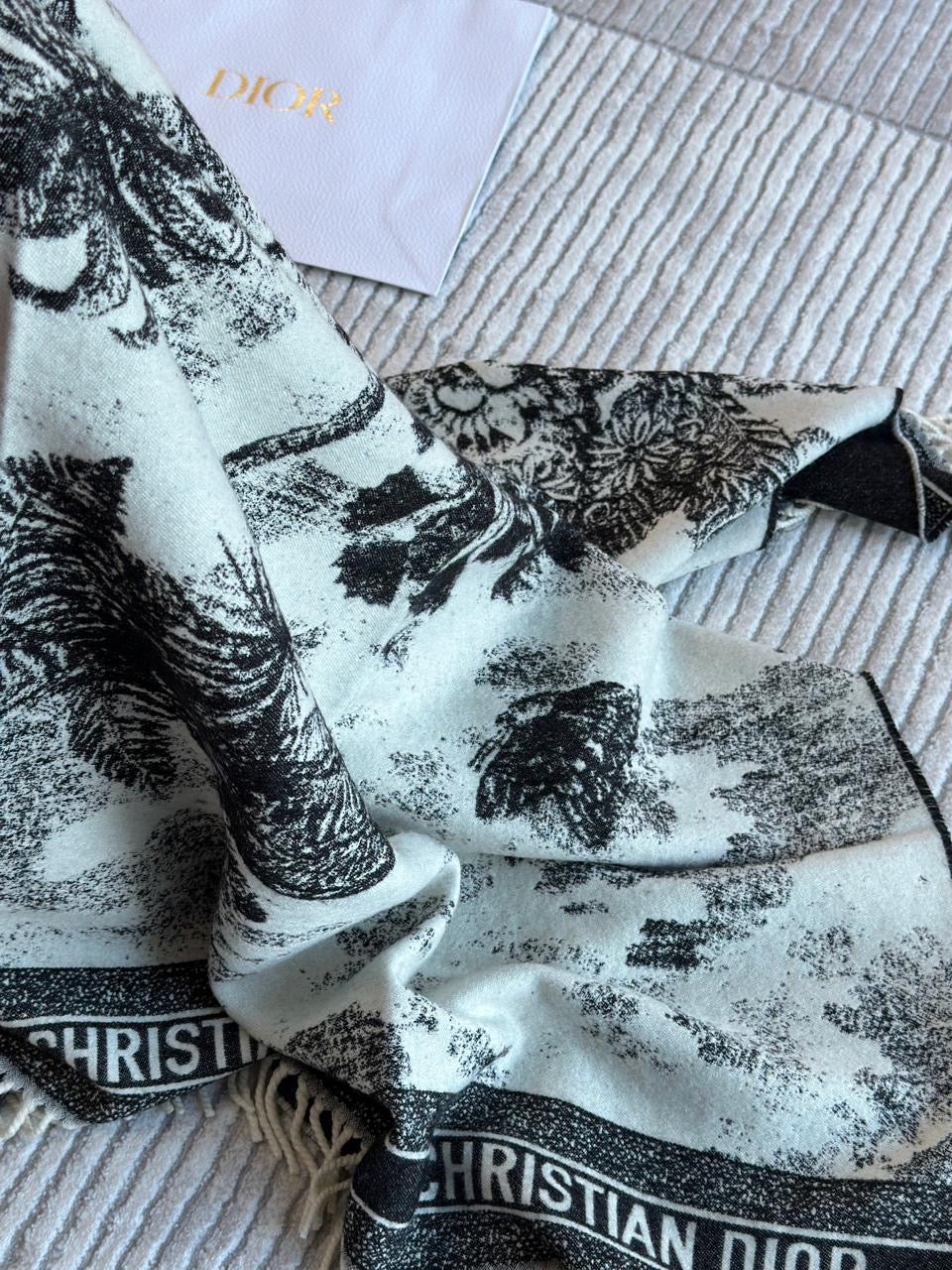 Dior scarf 140 x 140 cm