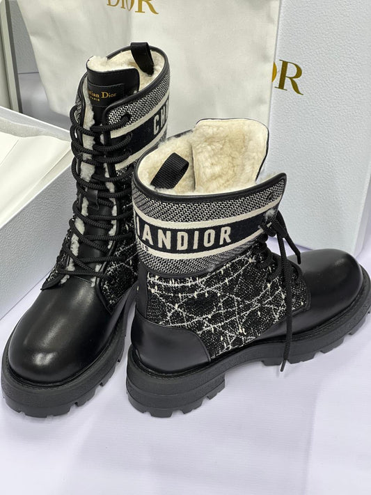 Dior boots with fur