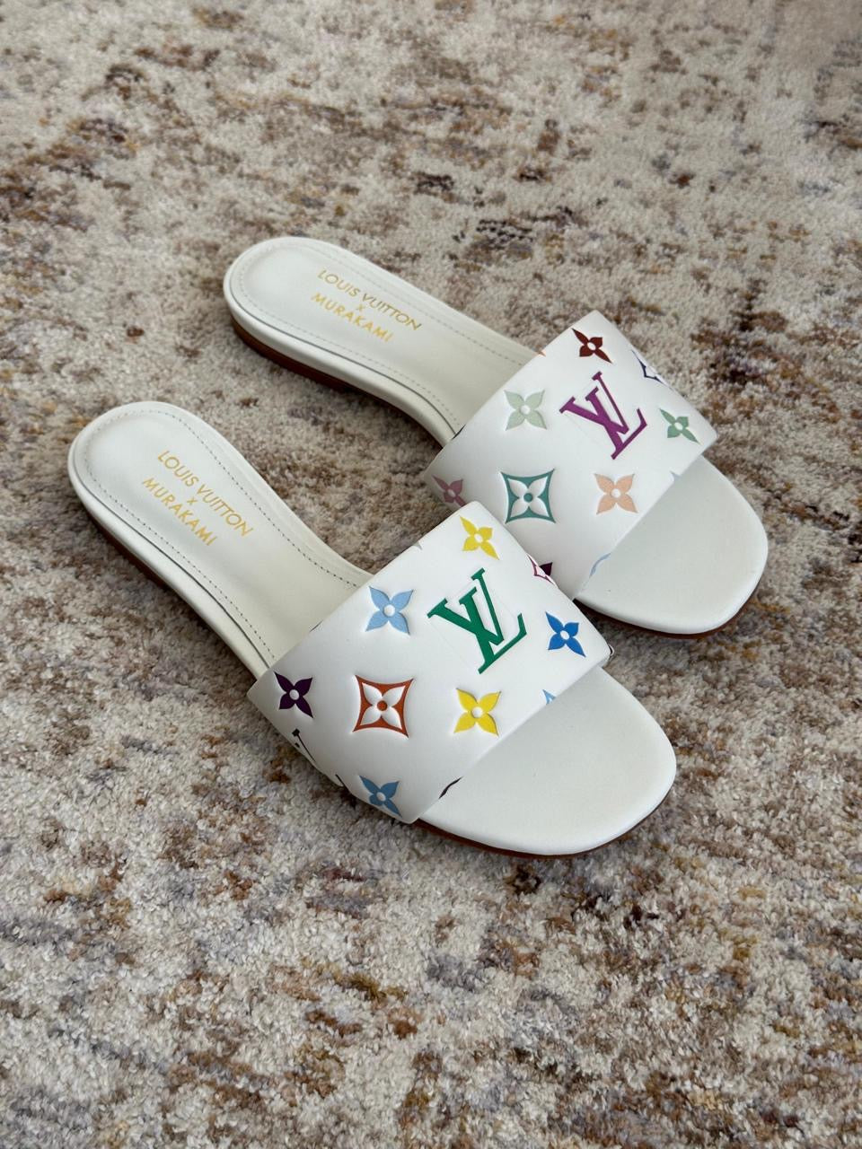 Lv slippers - white