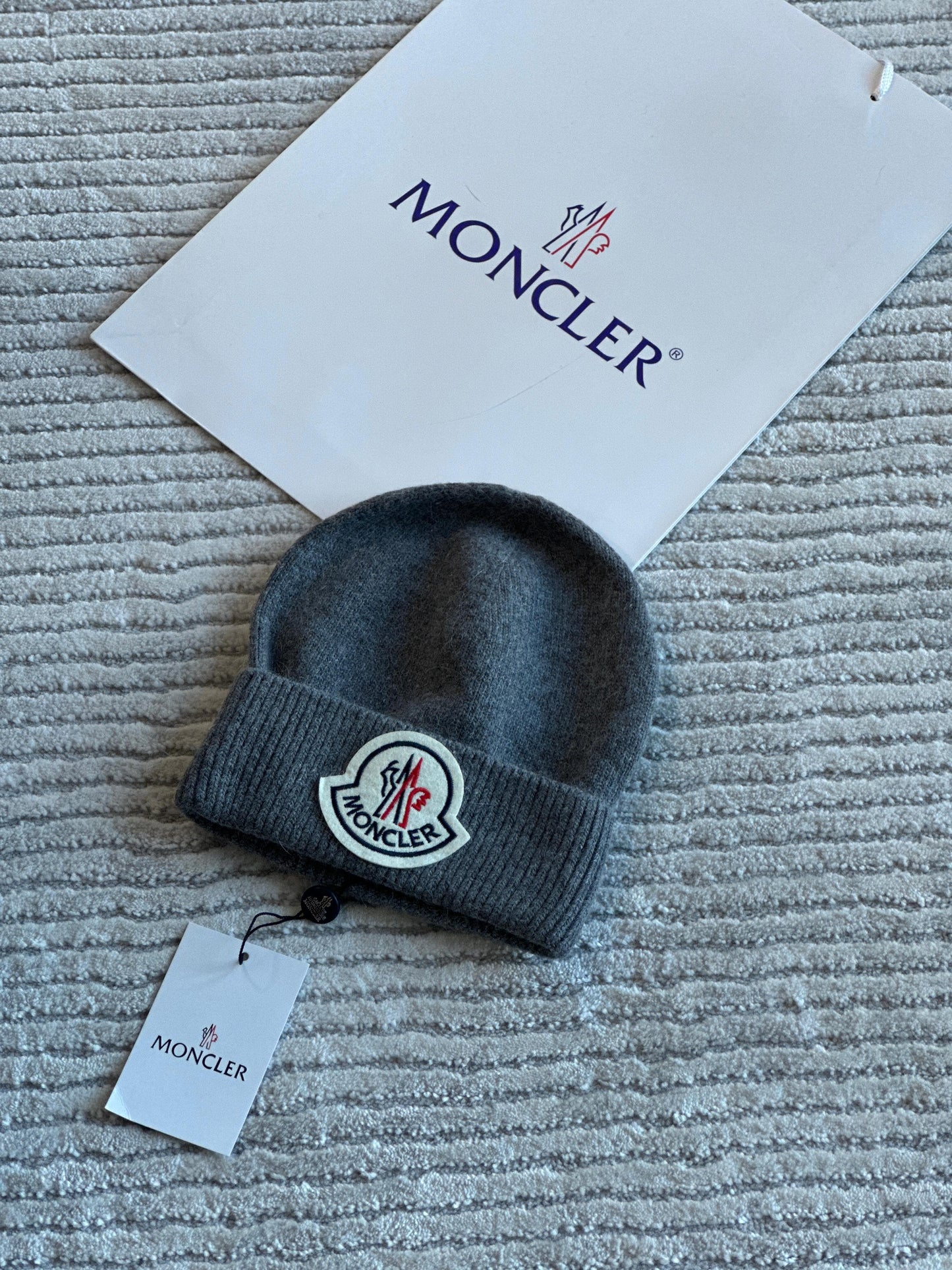 Moncler hat