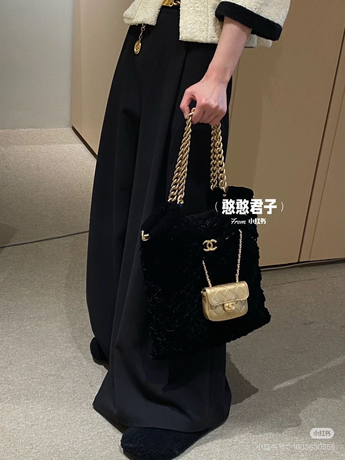 Chanel bag - tote velvet