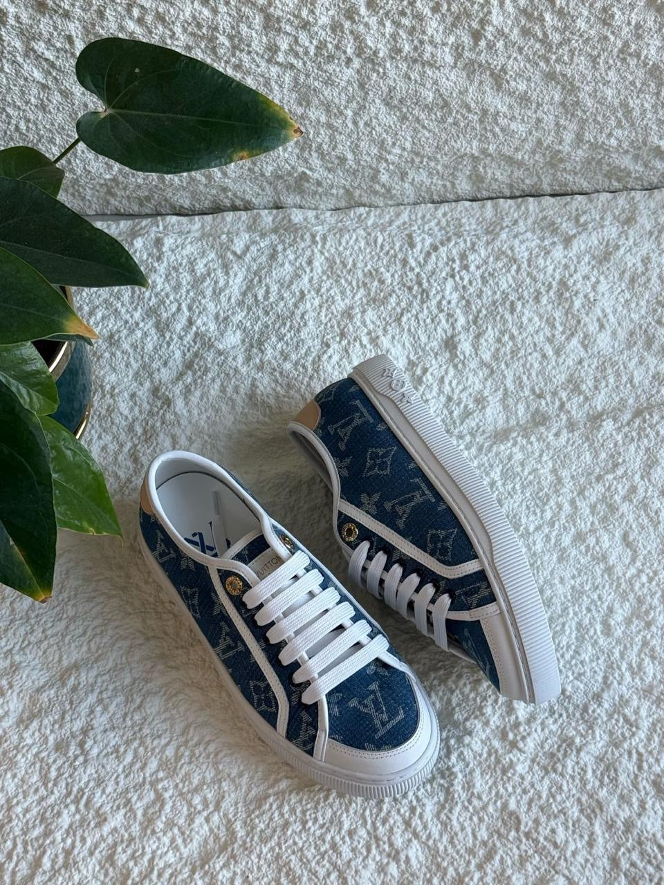 Lv sneakers