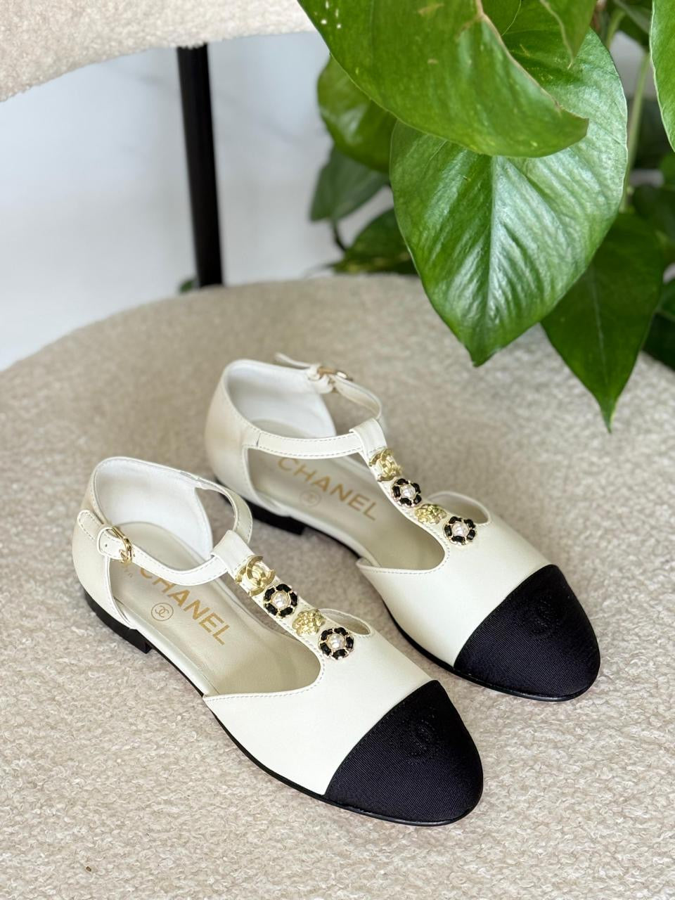 Chanel heels - low heels flat