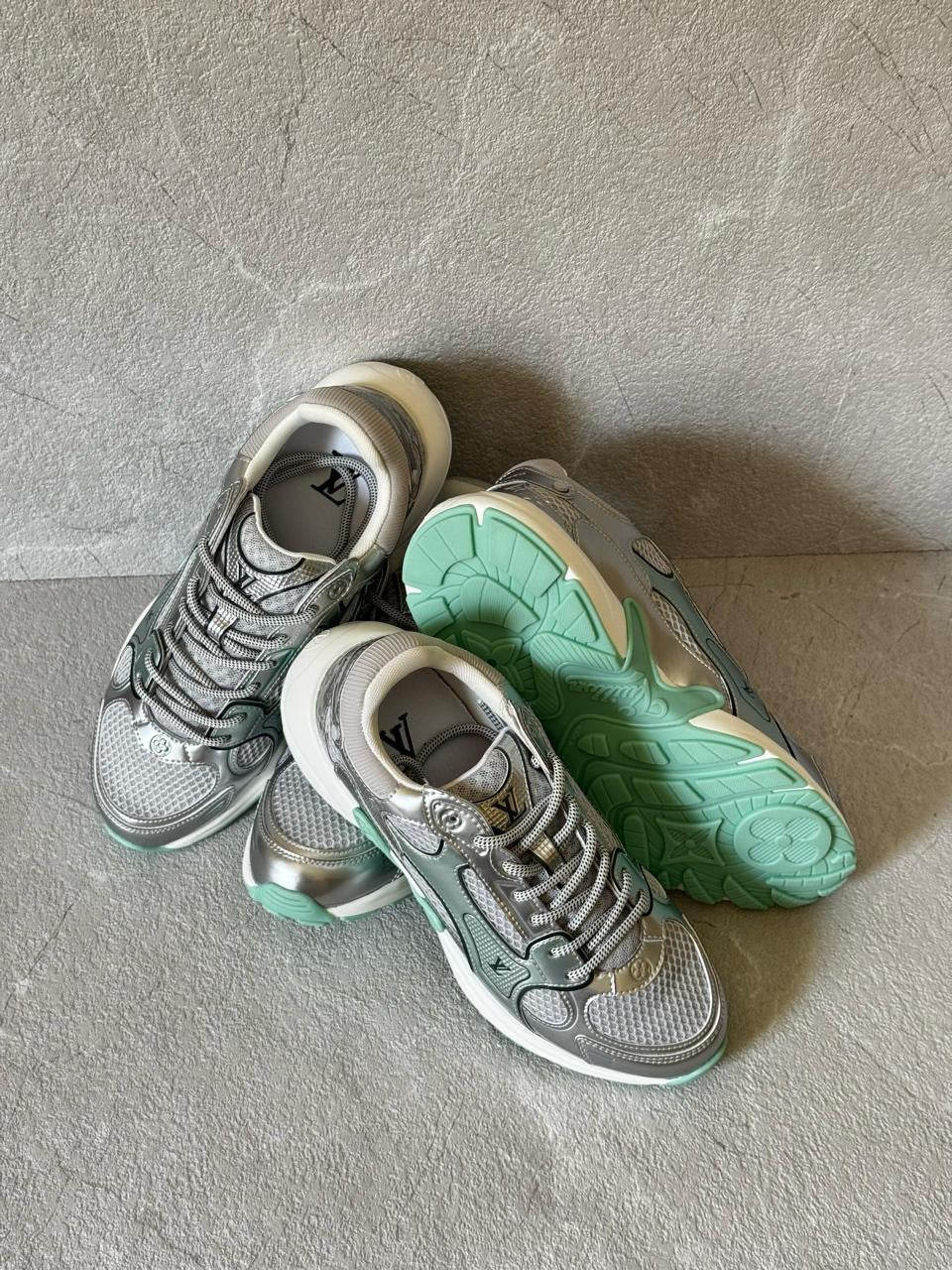 Lv sneakers