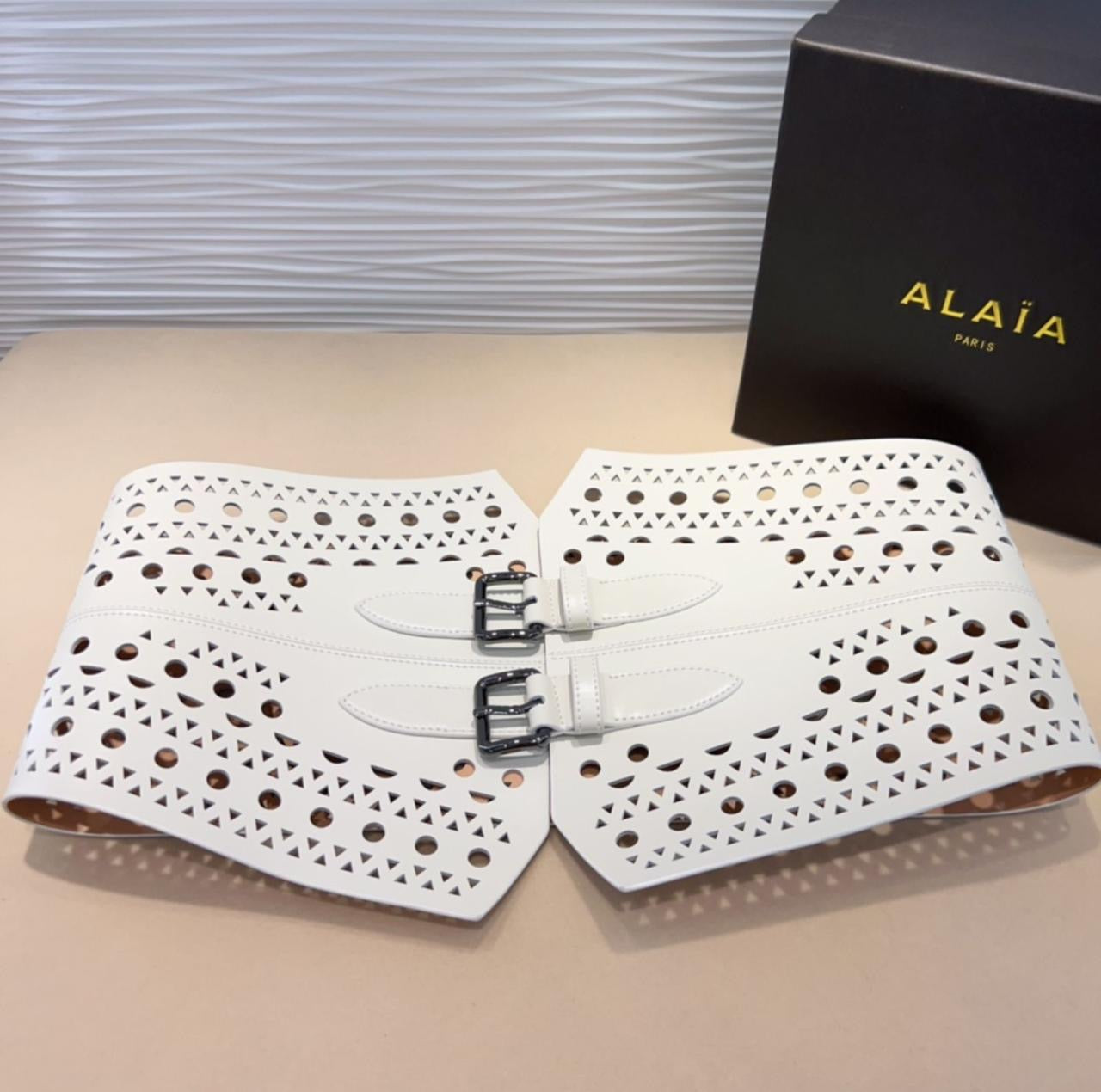 Alaia belt