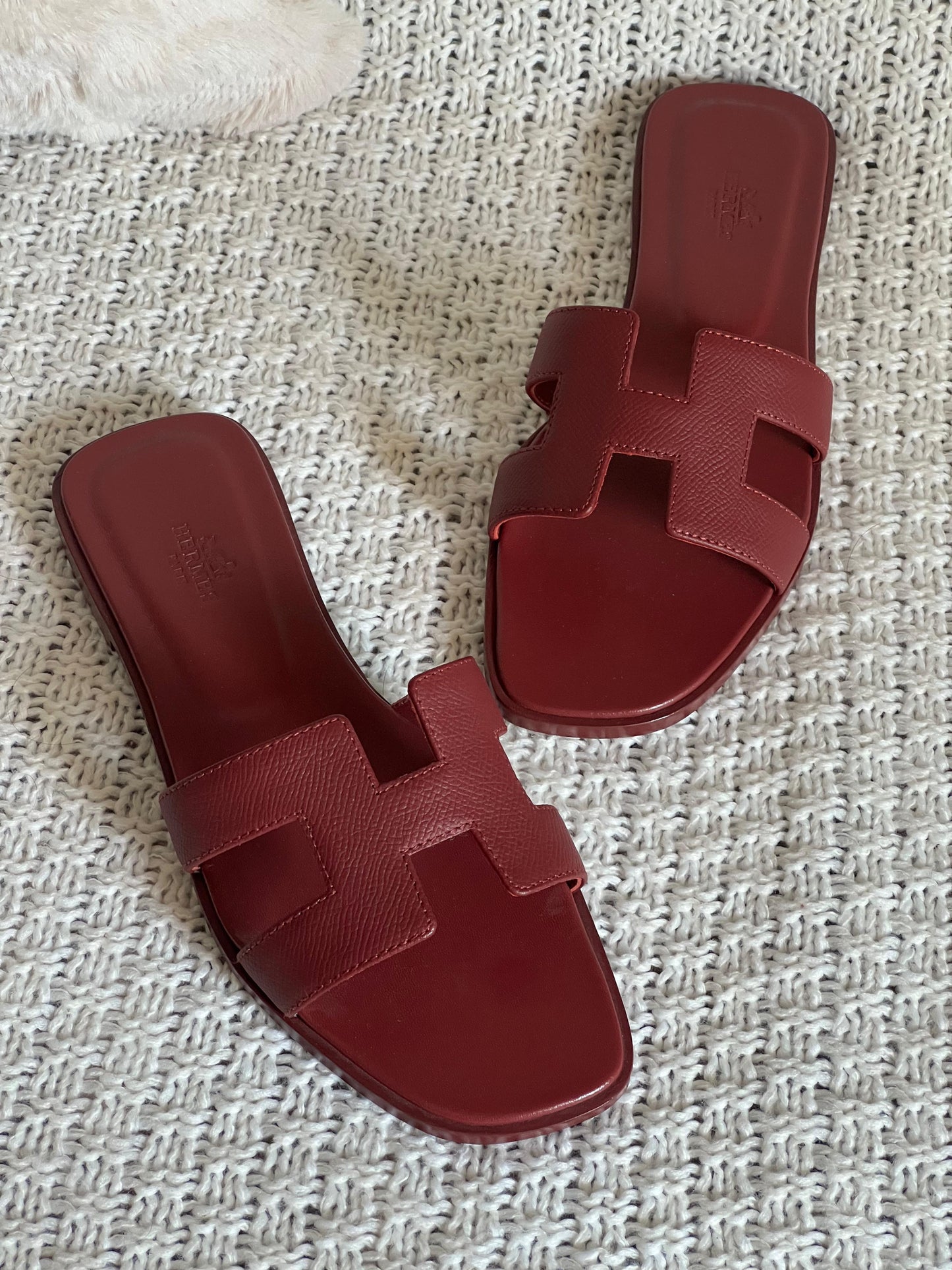 Hermes slippers maroon