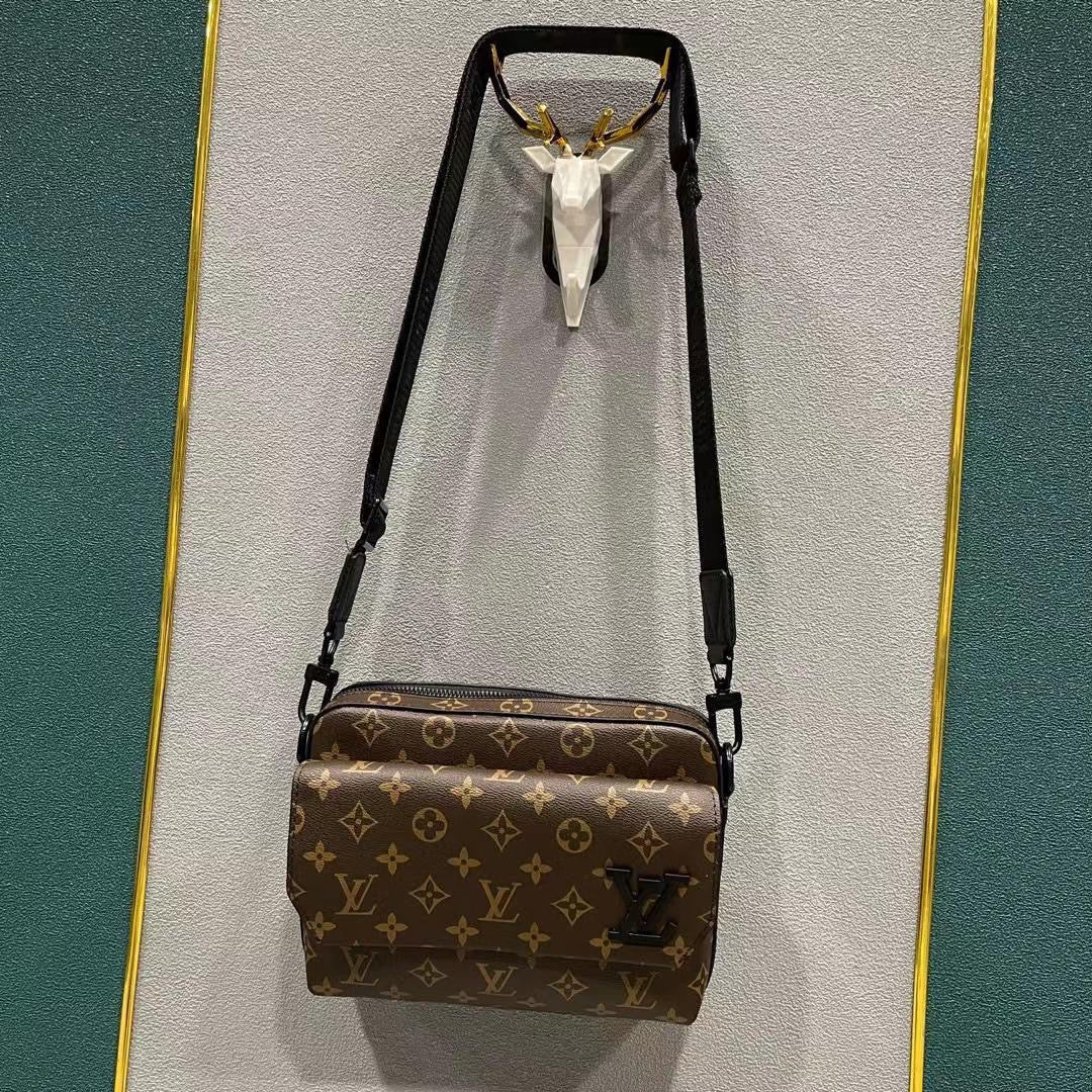 Lv bag - men