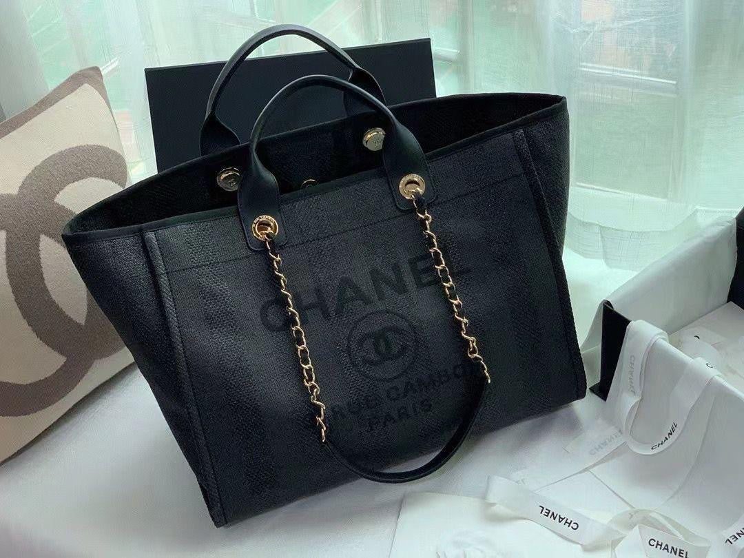 Chanel bag tote