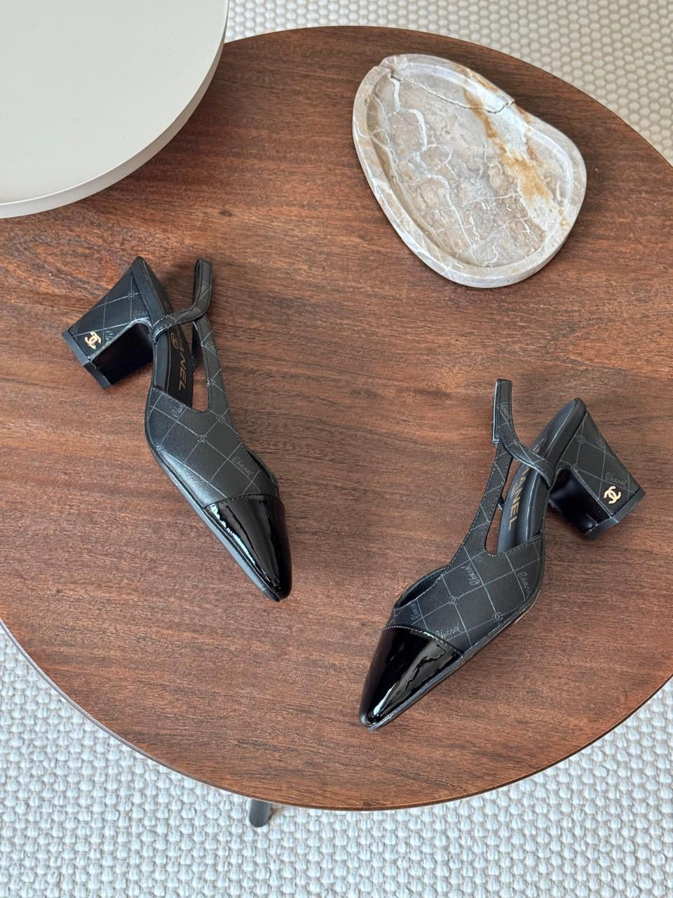 Chanel heels black - low - medium heels