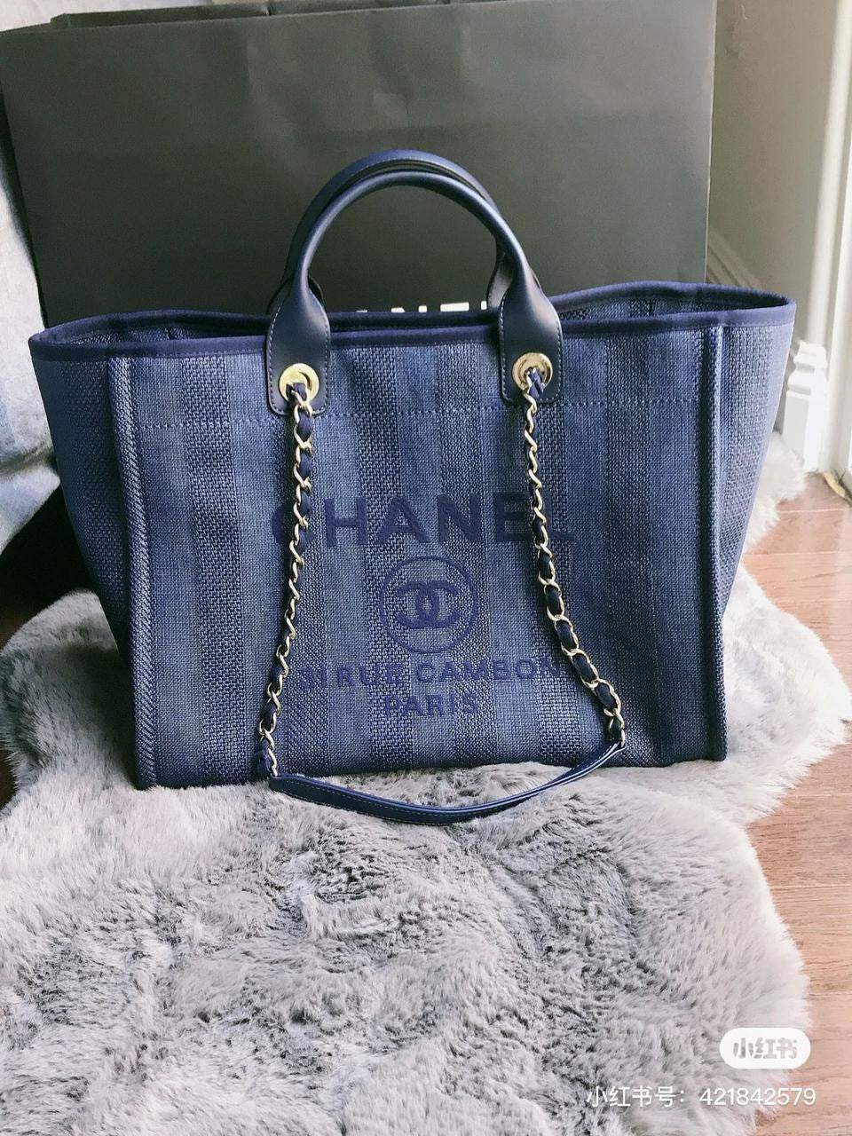 Chanel bag tote