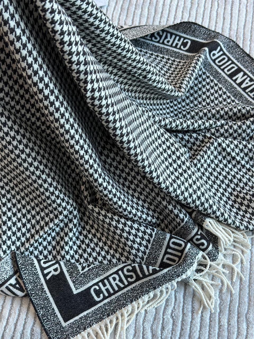 Dior scarf 140 x 140 cm