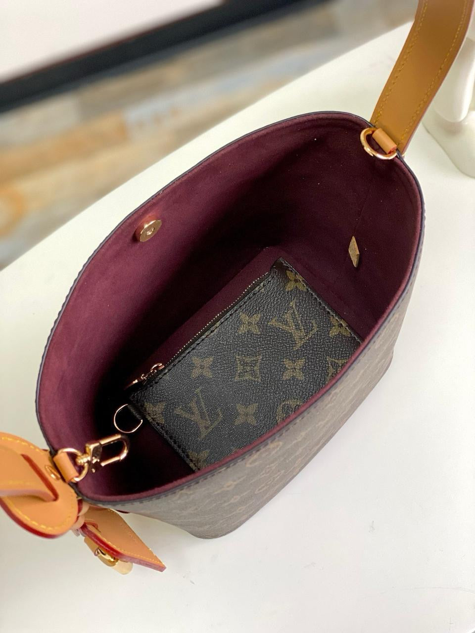 Lv bag tote