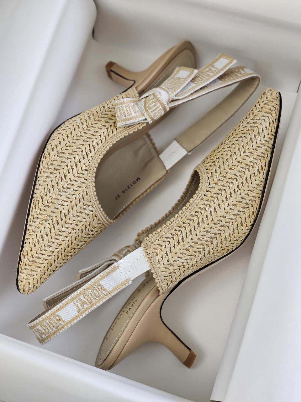 Dior heels beige