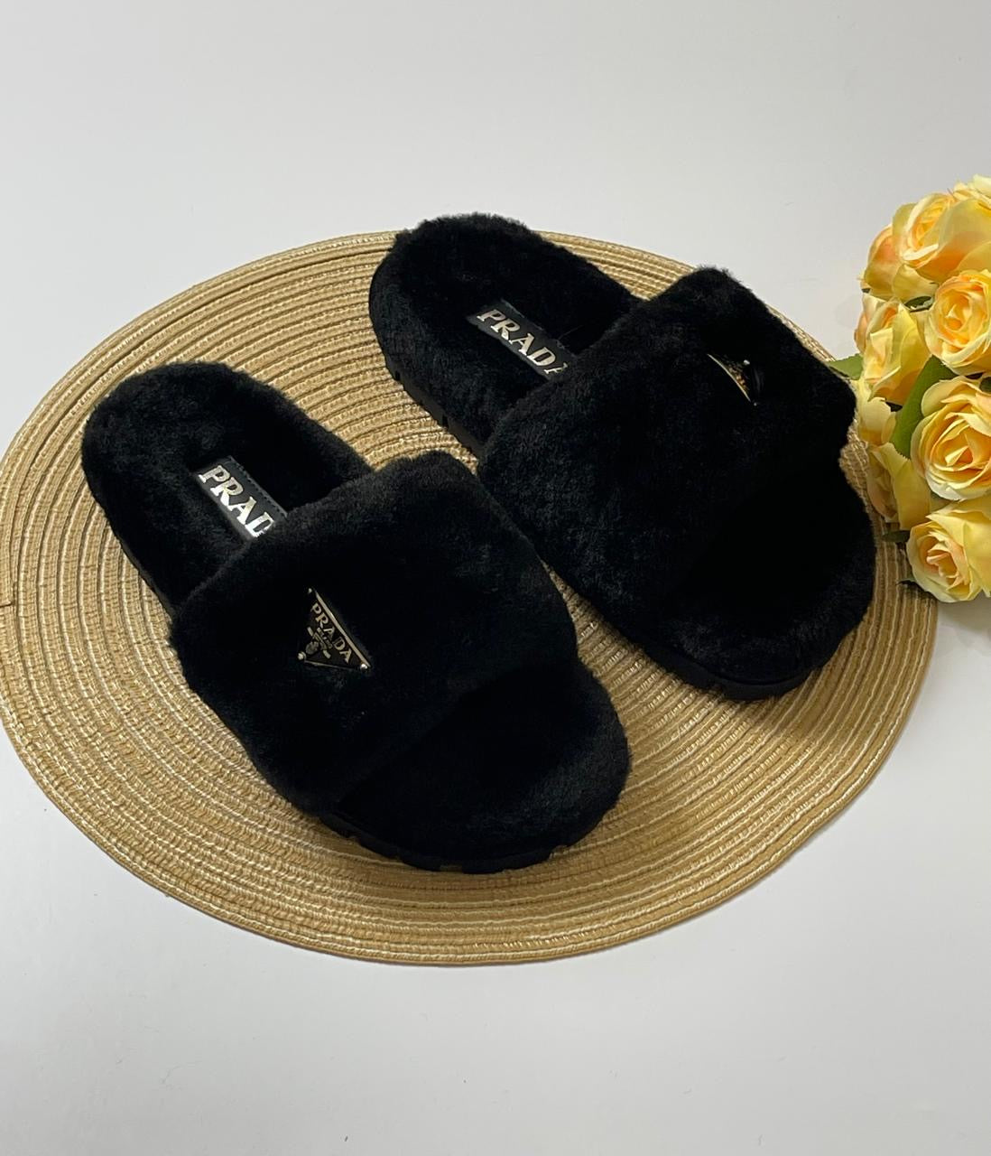 Dior slippers with fur