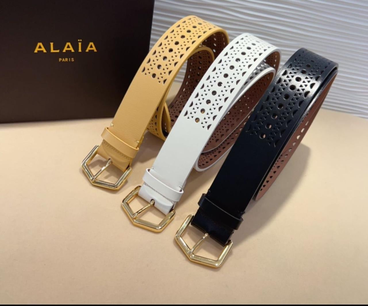 Alaia belt