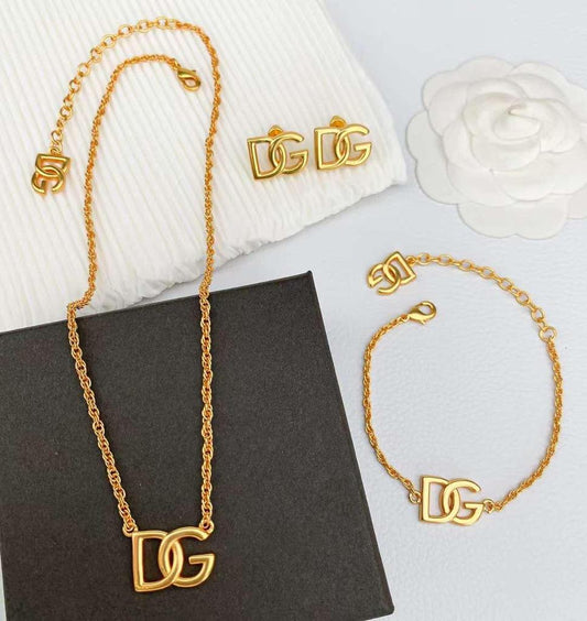 D&G jewelry set