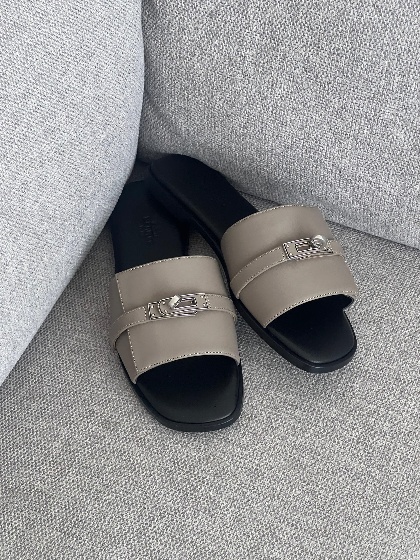 Hermes slippers & Hermes sandals heels - Taupe Grey