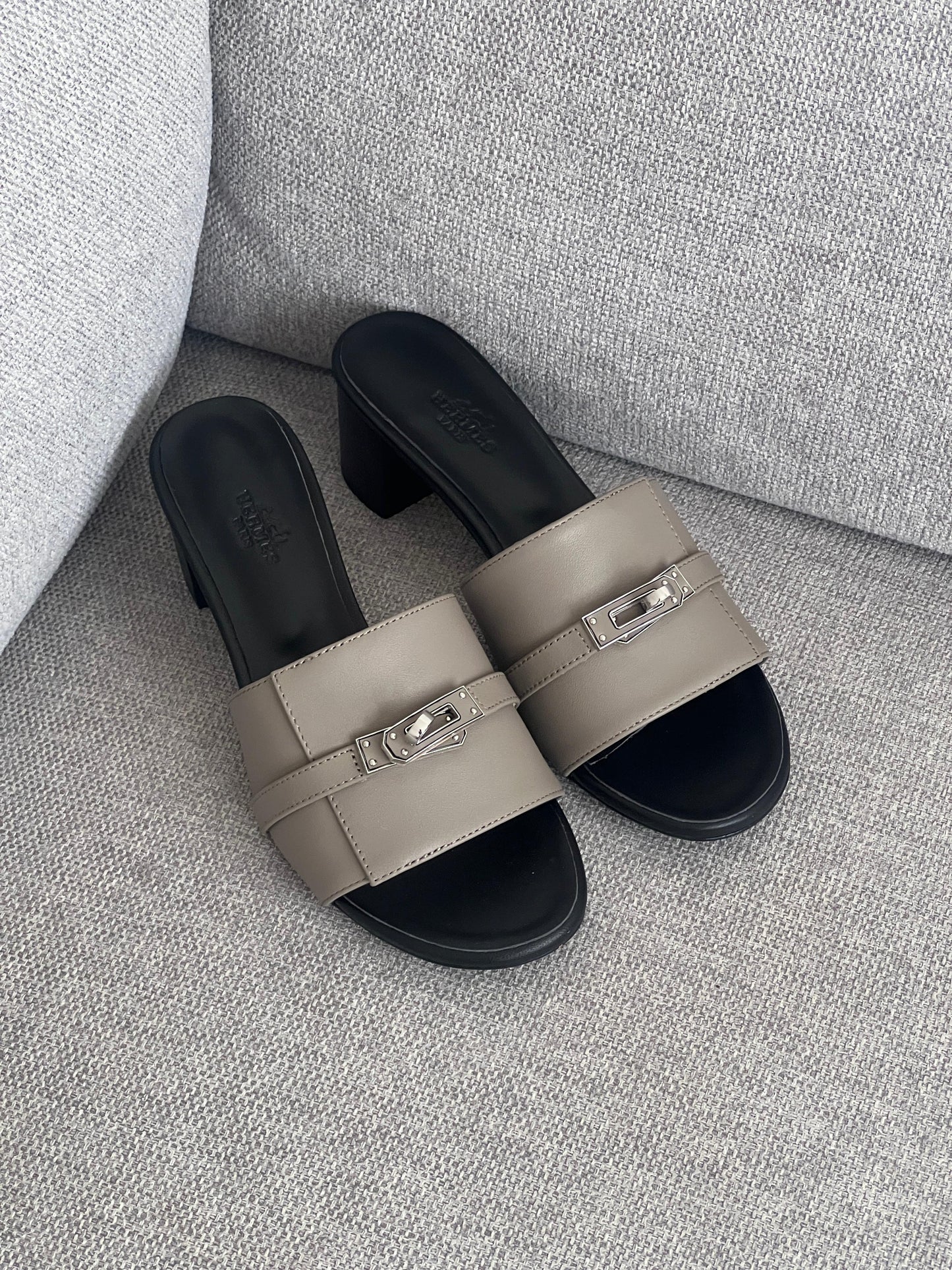Hermes slippers & Hermes sandals heels - Taupe Grey