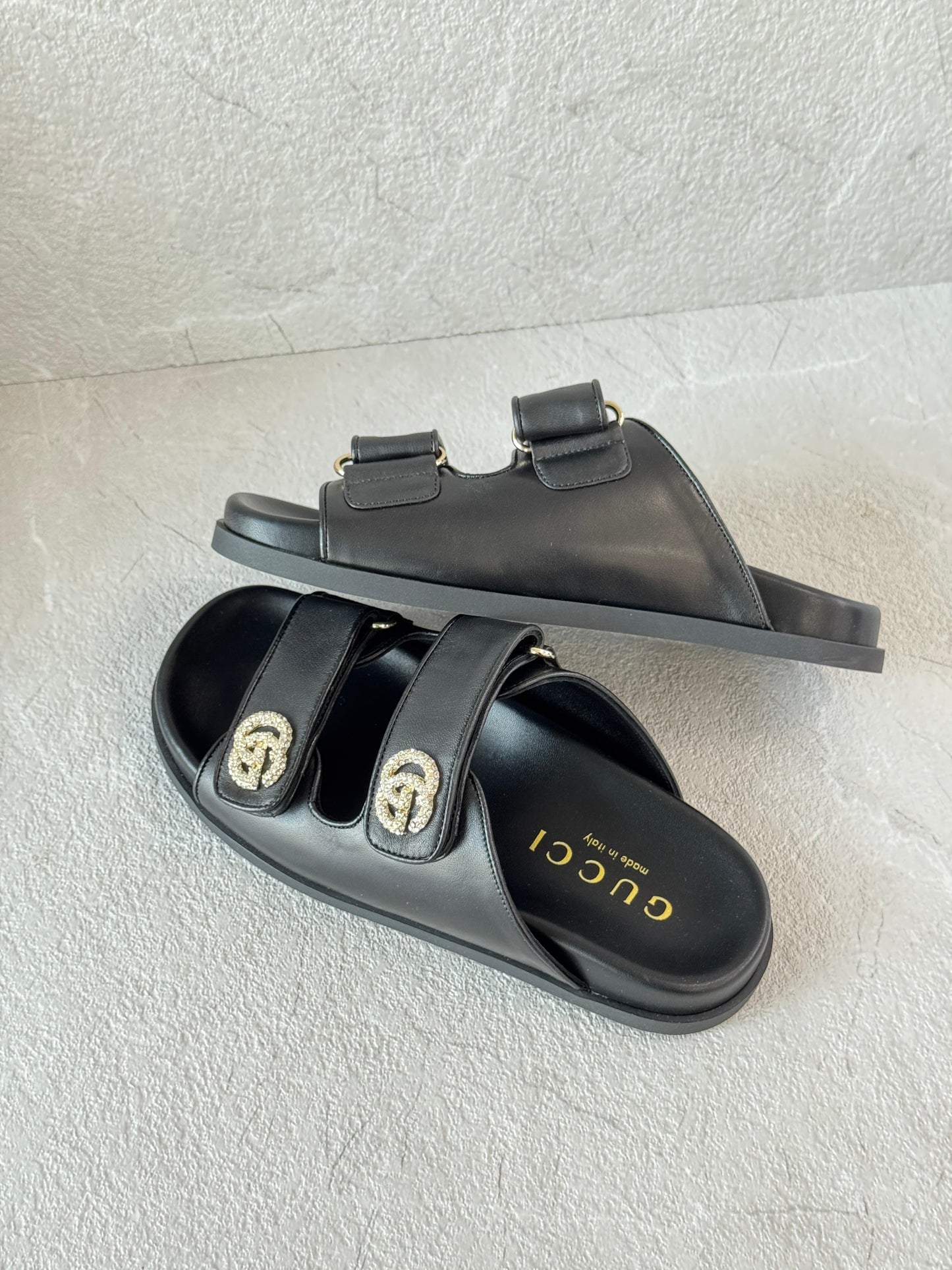 Gucci slippers