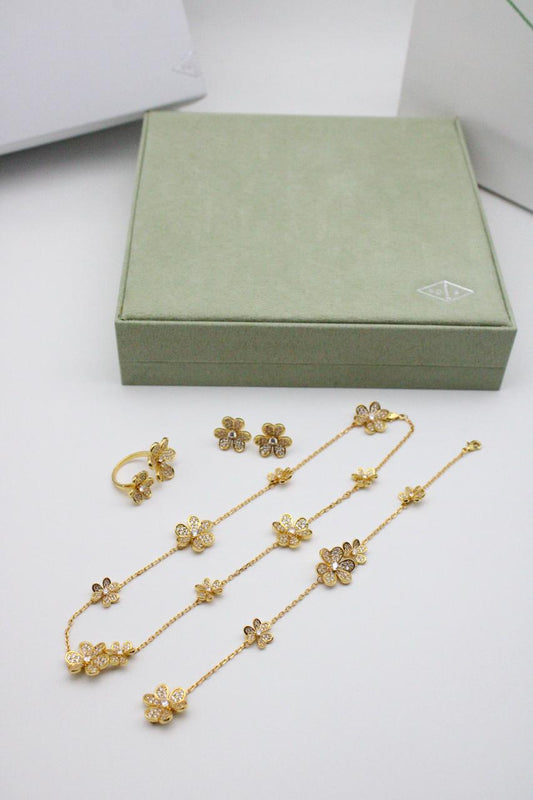 Van cleef jewelry set